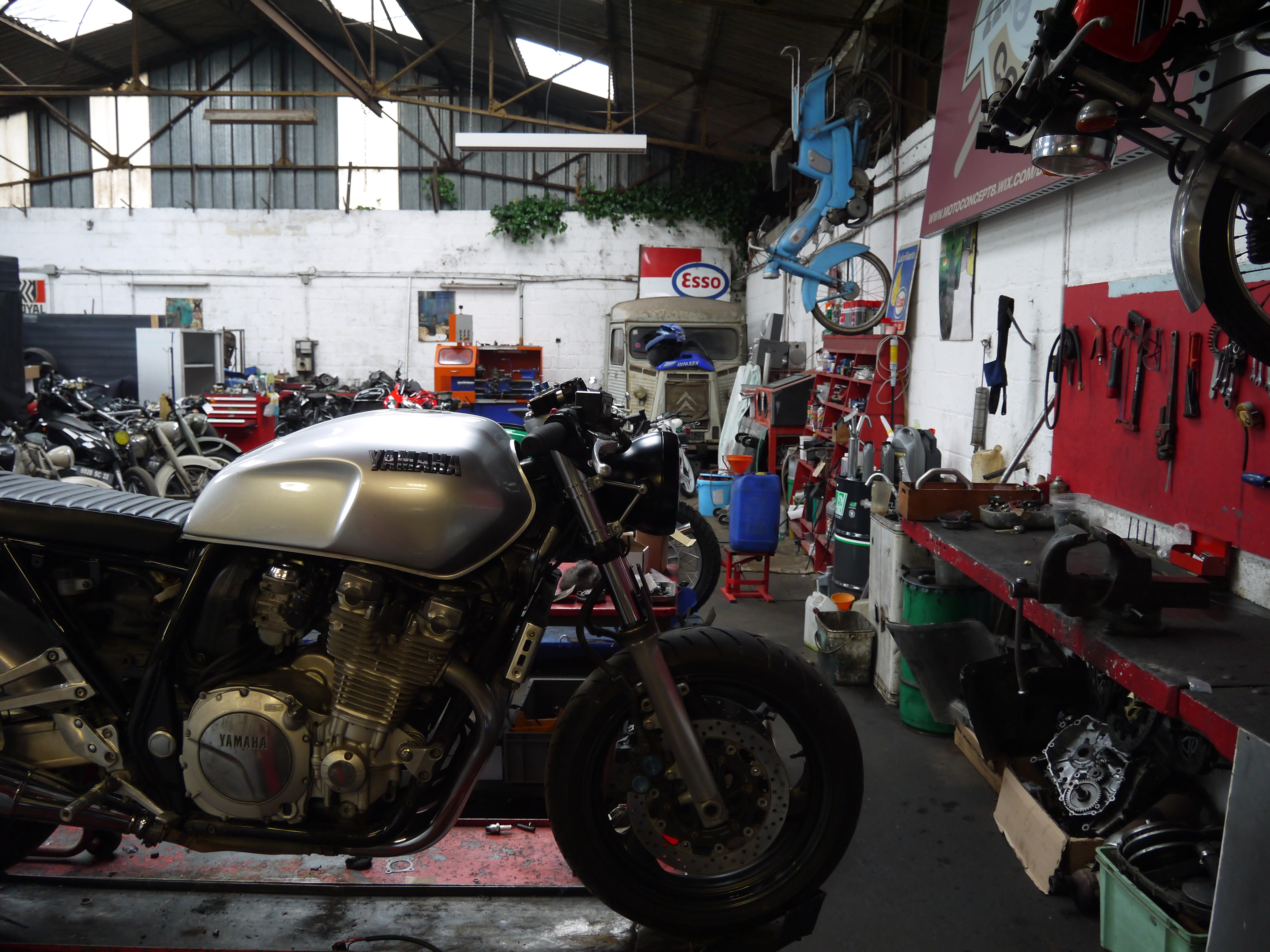 Moto Concept Saint Glen - Denver's Garage